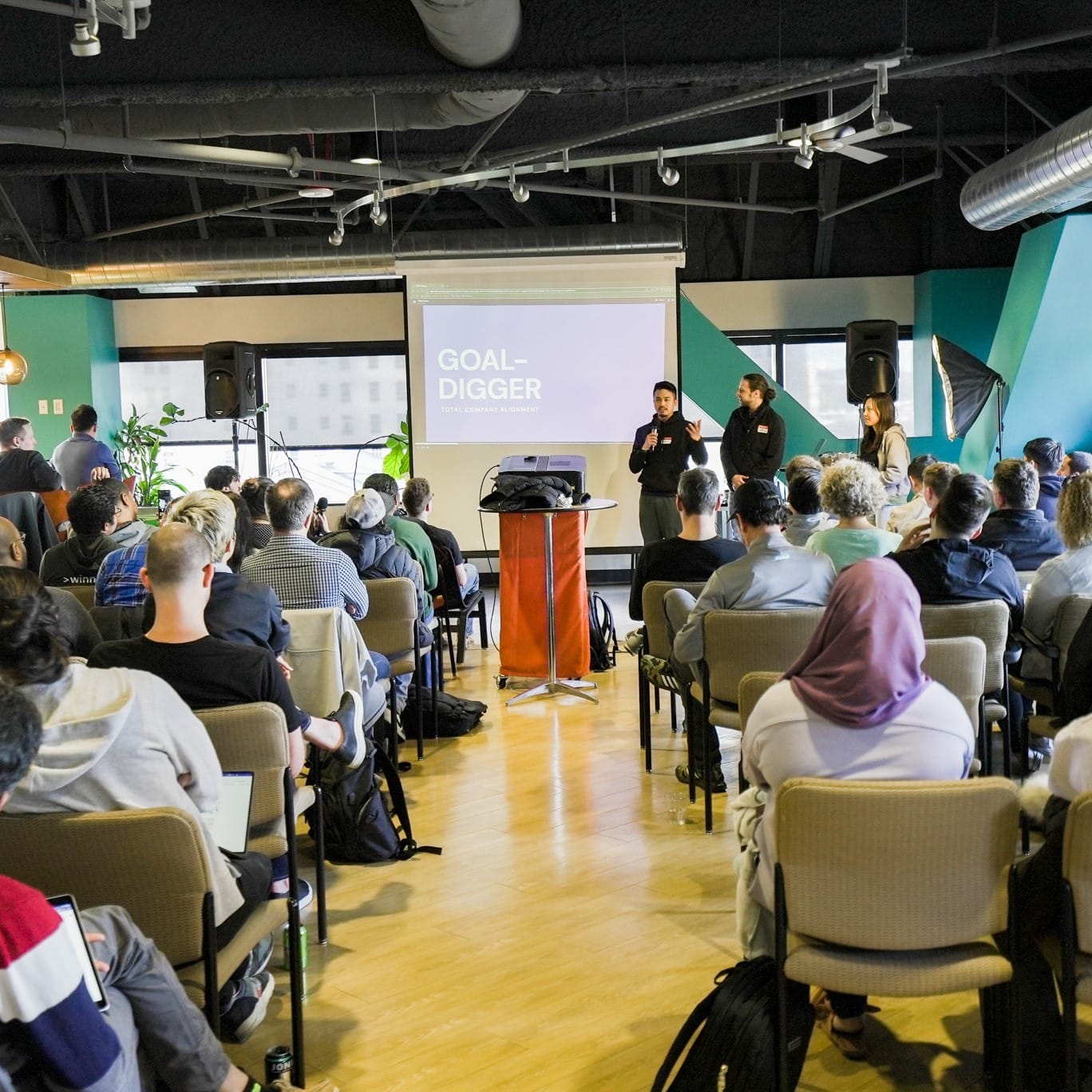 AI Hackathon startup pitch presentation tech event by Leaner Startups with Magnetic Media Group